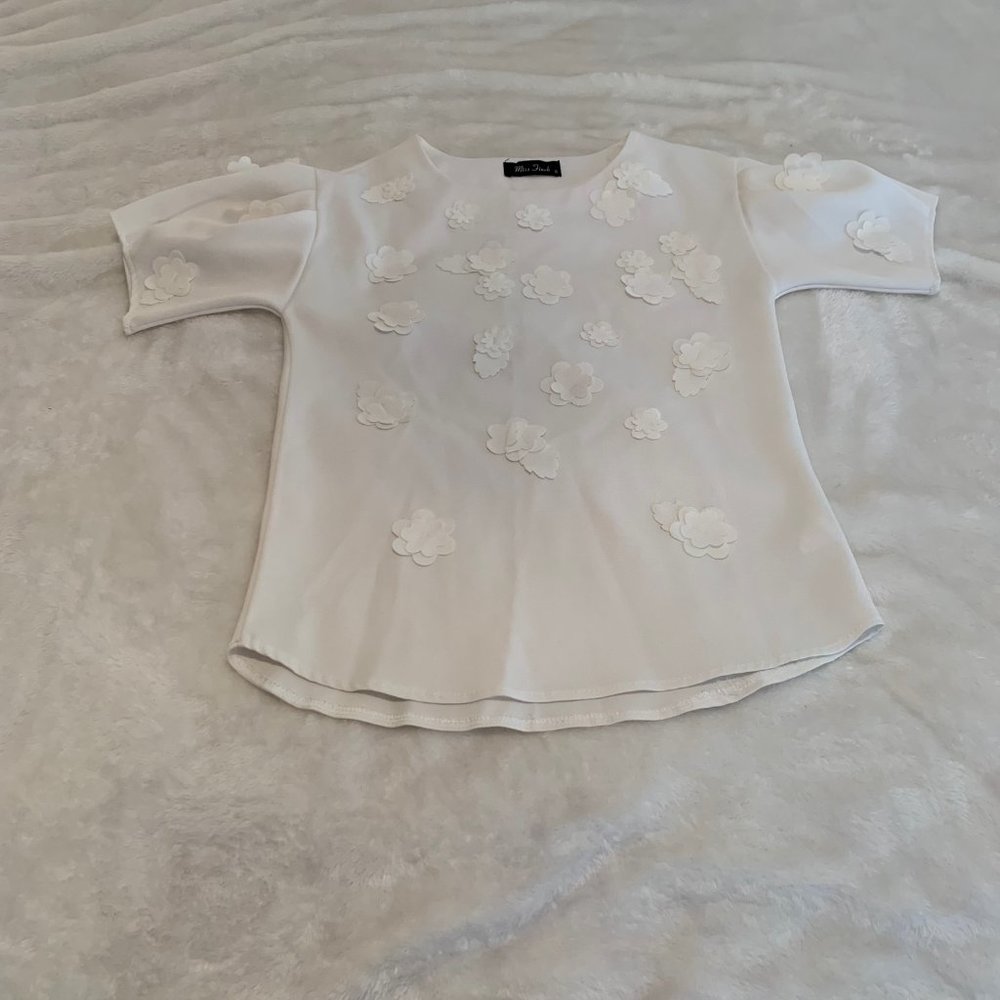 Miss Finch Off White Short Sleeve Blouse with Fabric Flowers Size S
